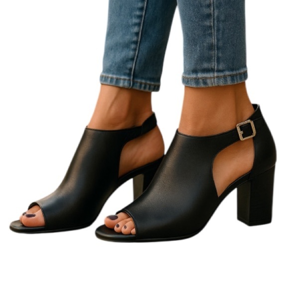 ADRIENNE VITTADINI Ricochet Open Toe Shoes Black Fine Leather Block Heel 9.5 - Picture 1 of 11